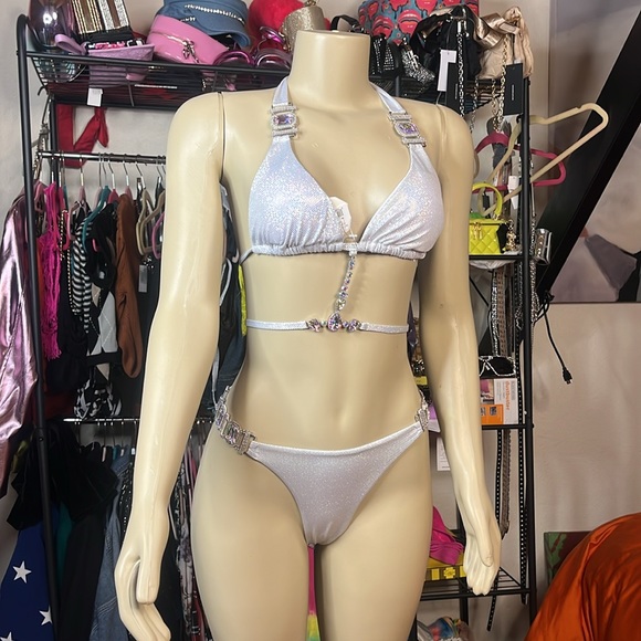 Bikini Set - Picture 1 of 5